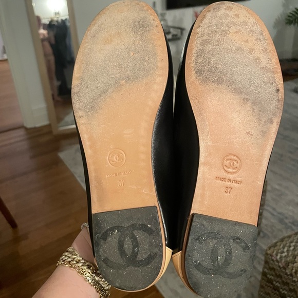 Black/tan Chanel loafers size 37 fit more a 6.5 - Picture 4 of 4